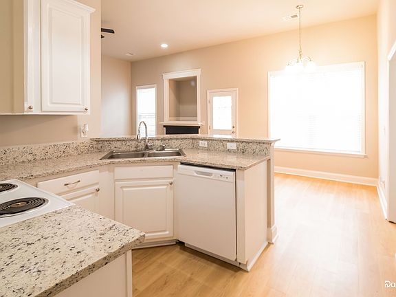 4th image of 148 Paddock Way