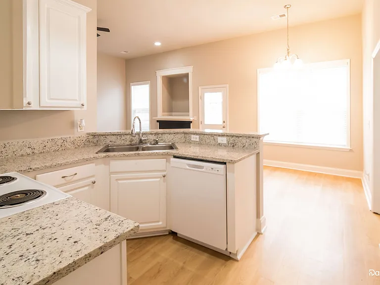 148 Paddock Way — Photo 4