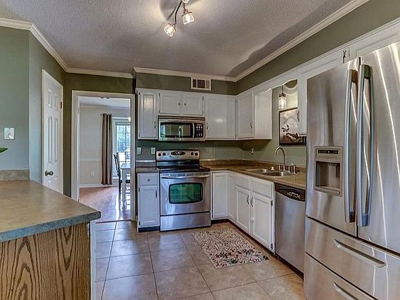 5th image of 387 E Lawnwood Dr