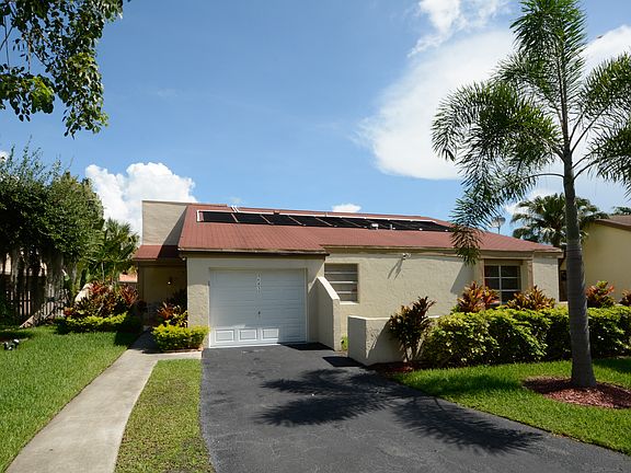 4th image of 16831 Royal Poinciana Dr