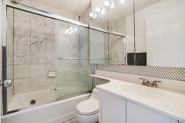 Rented by Level Group | media 13