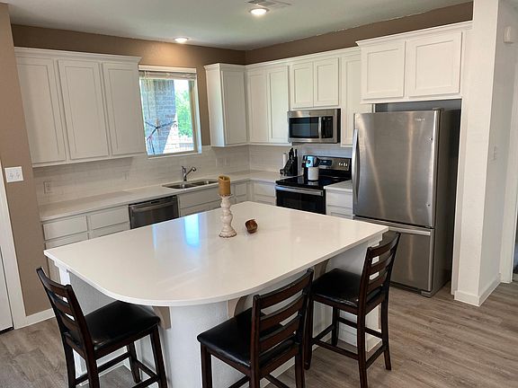 5th image of 2808 Lolita Way