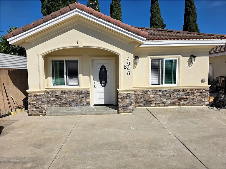 4948 Sereno Dr #B — Photo 1