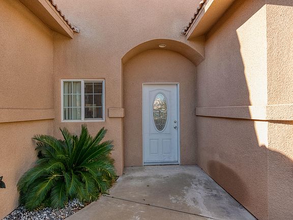 4th image of 33125 Cathedral Canyon Dr