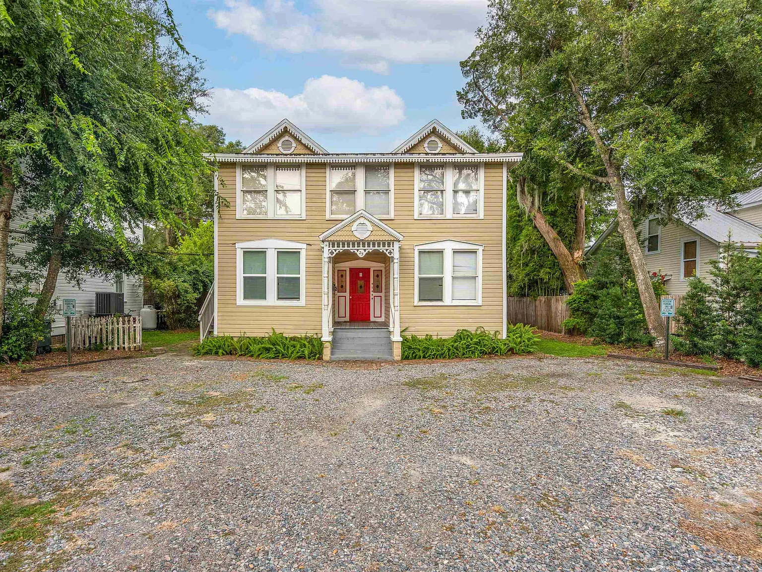 2 bed, 700 sqft, $1,400 — Photo 1
