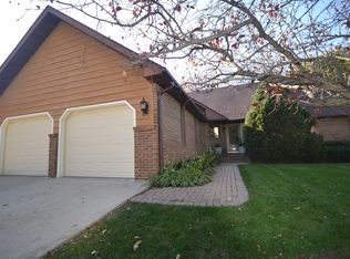 1003 Colonade Rd, Shorewood, IL 60404