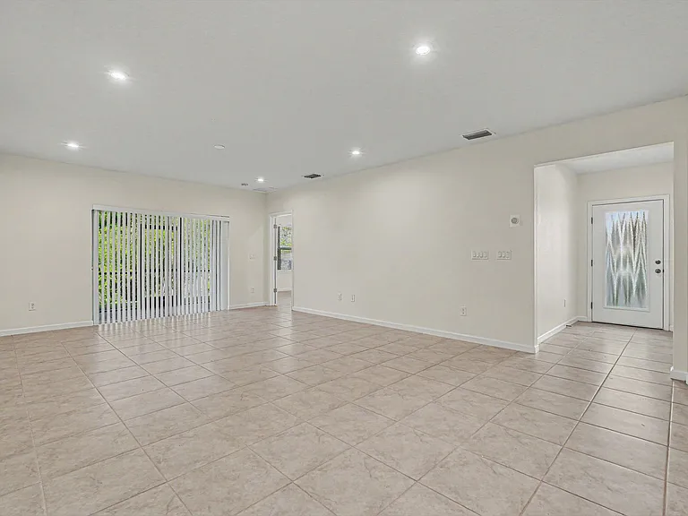 18267 Turning Leaf Cir — Photo 7