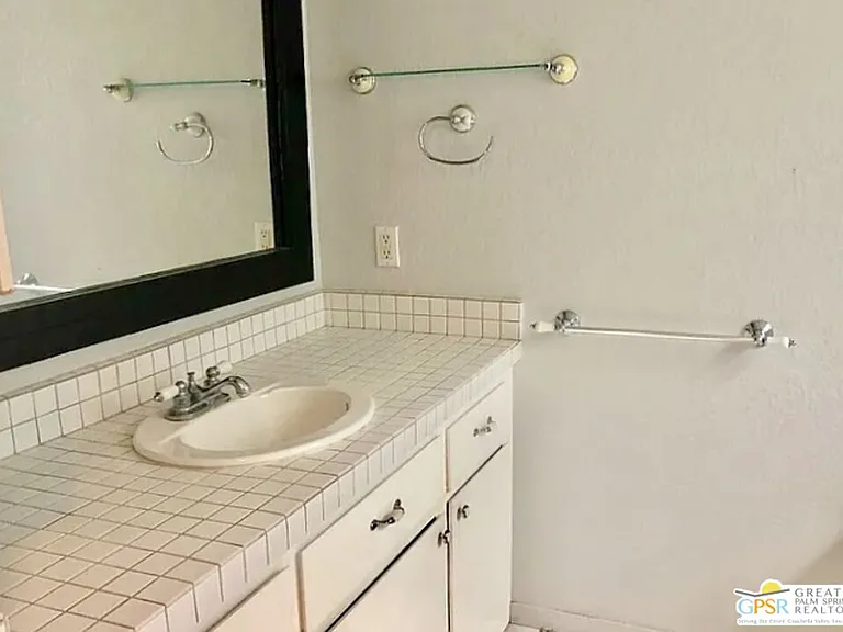 123 W San Carlos Rd — Photo 30