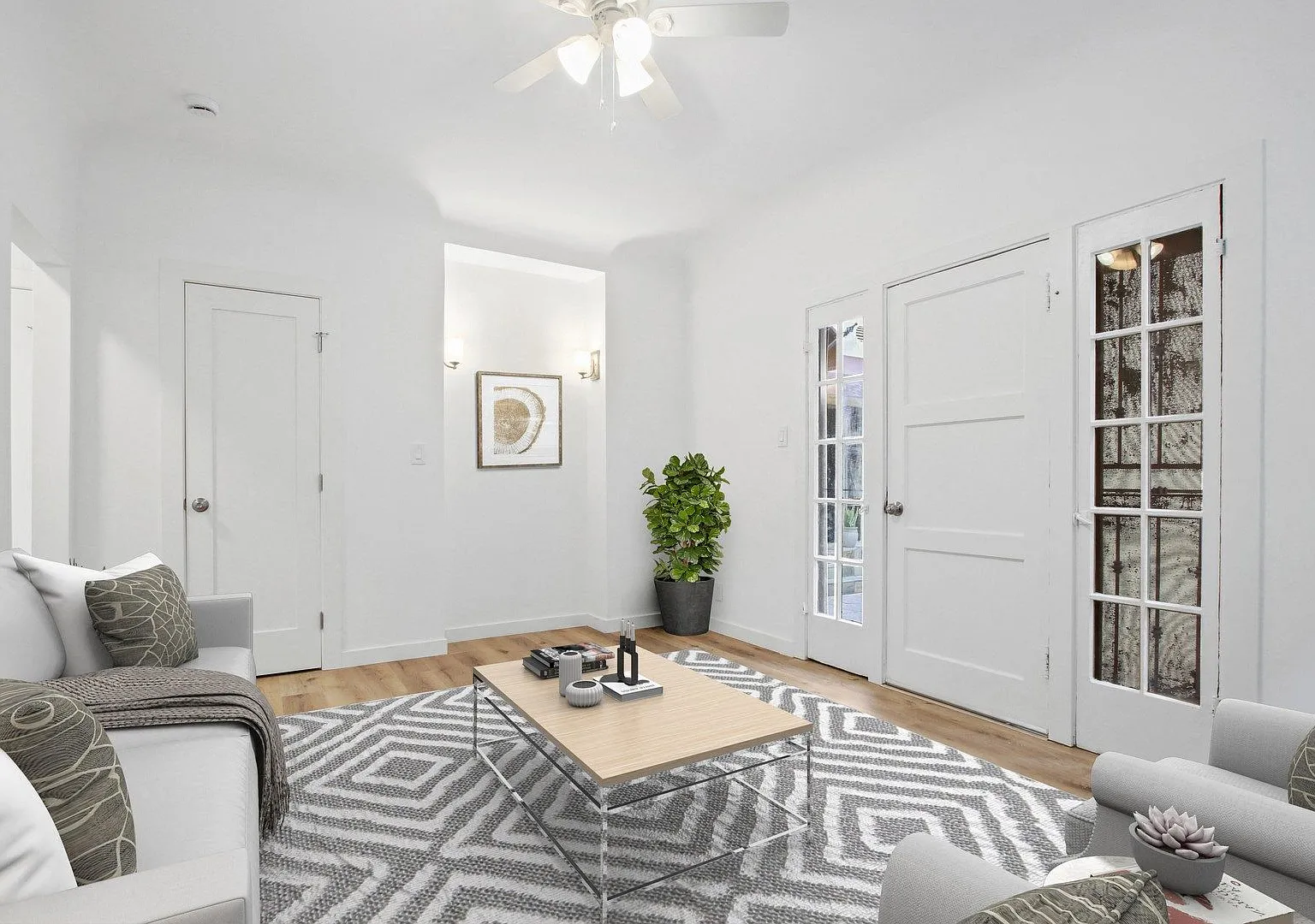 Barton Apartments — Photo 2