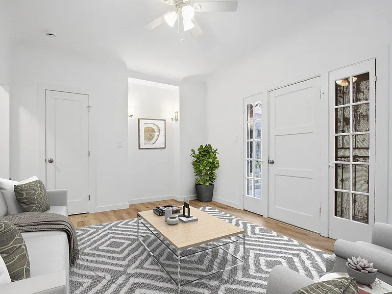 Barton Apartments — Photo 2