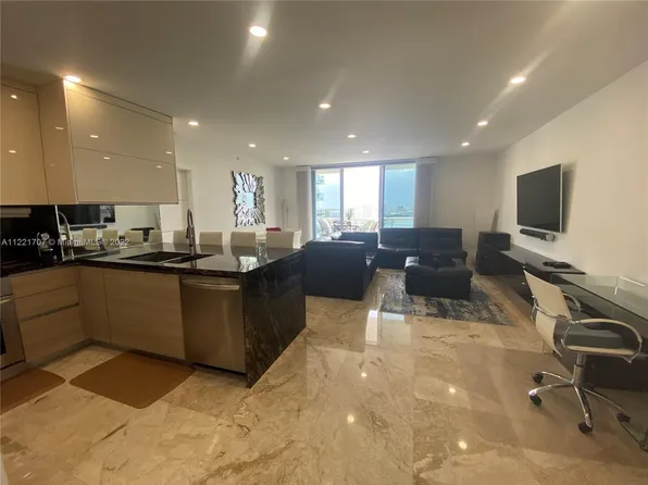 5077 NW 7th St APT 1502, Miami, FL 33126