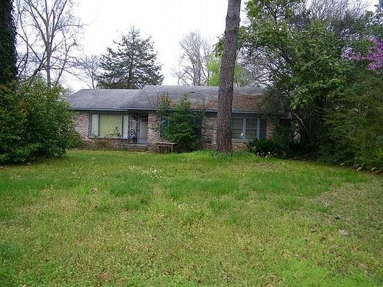 1st image of 615 E Main St