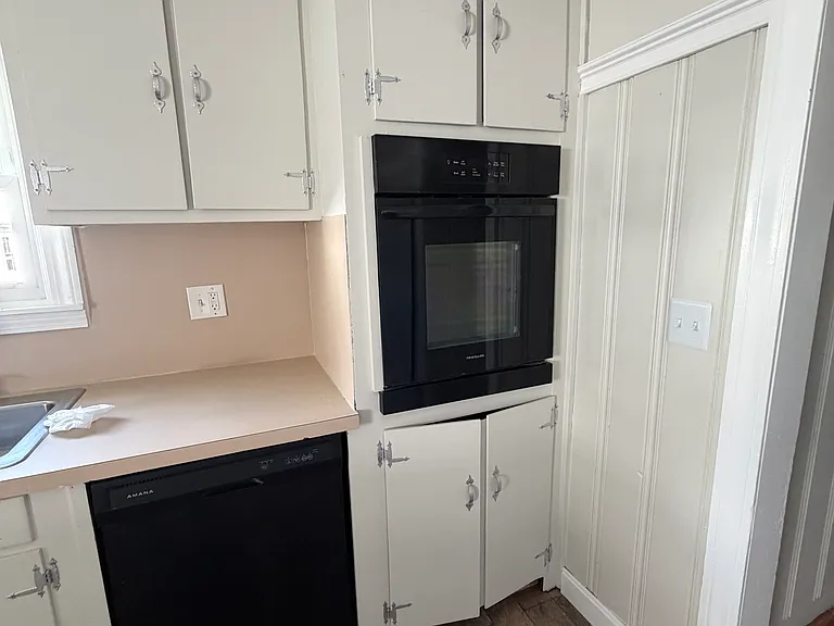 35 Catherine St #1 — Photo 17