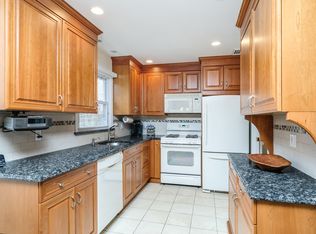 3 Overlook Ct, N White Plains, NY 10603