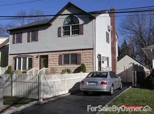 8 Lafayette St, Huntington, NY 11743