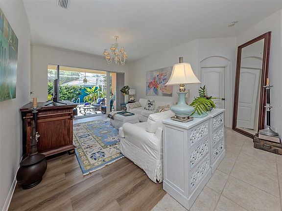 4th image of 905 Bramley Ct #9