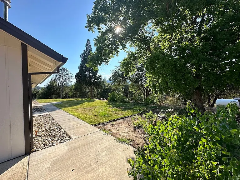 10964 Rainbow Lake Rd — Photo 30