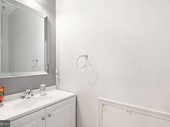 4th image of 3202 Pietro Way