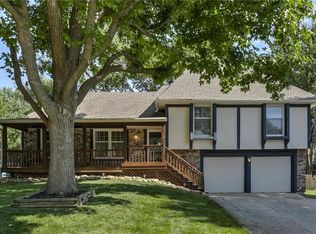 1812 E Stratford Rd, Olathe, KS 66062