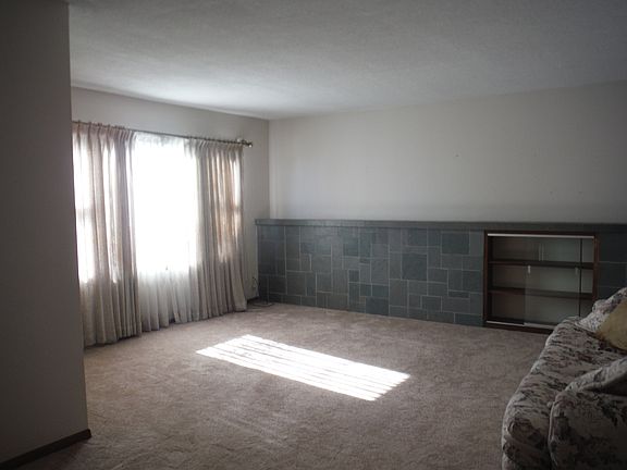 4th image of 503 2nd St