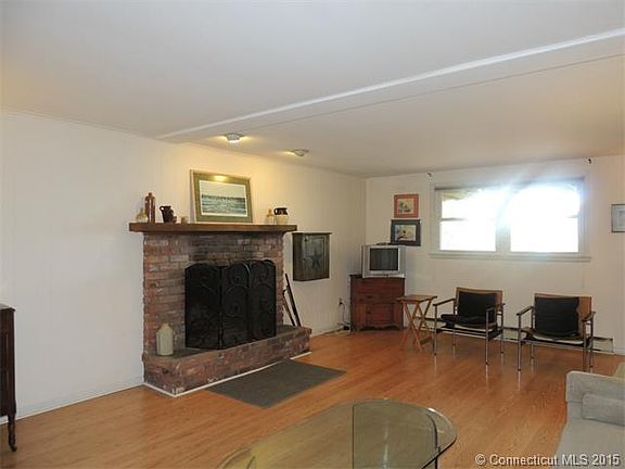 5th image of 30 Pawson Landing Dr