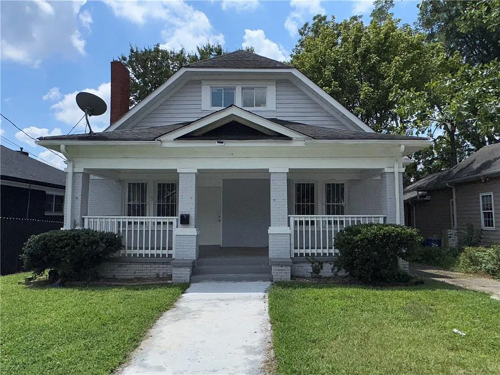 5 bed, 3.0 bath, 1700 sqft, $2,300 — Photo 1