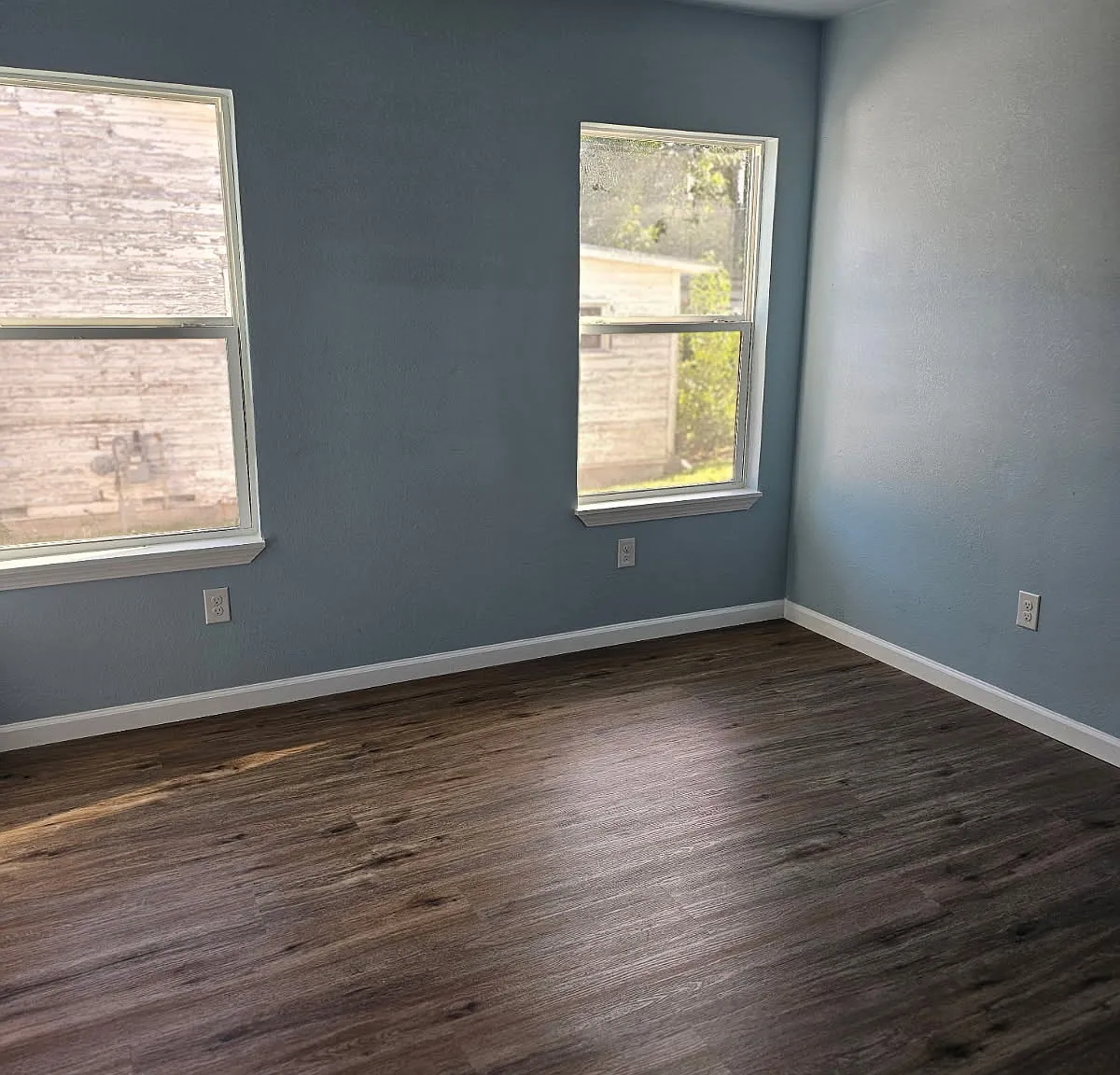 3 bed, 906 sqft, $1,050 — Photo 3