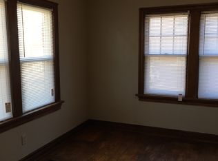 1704 Windsor Pl, Nichols Hills, OK 73116