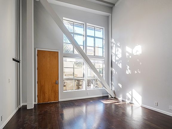 4th image of 701 Minnesota St APT 210