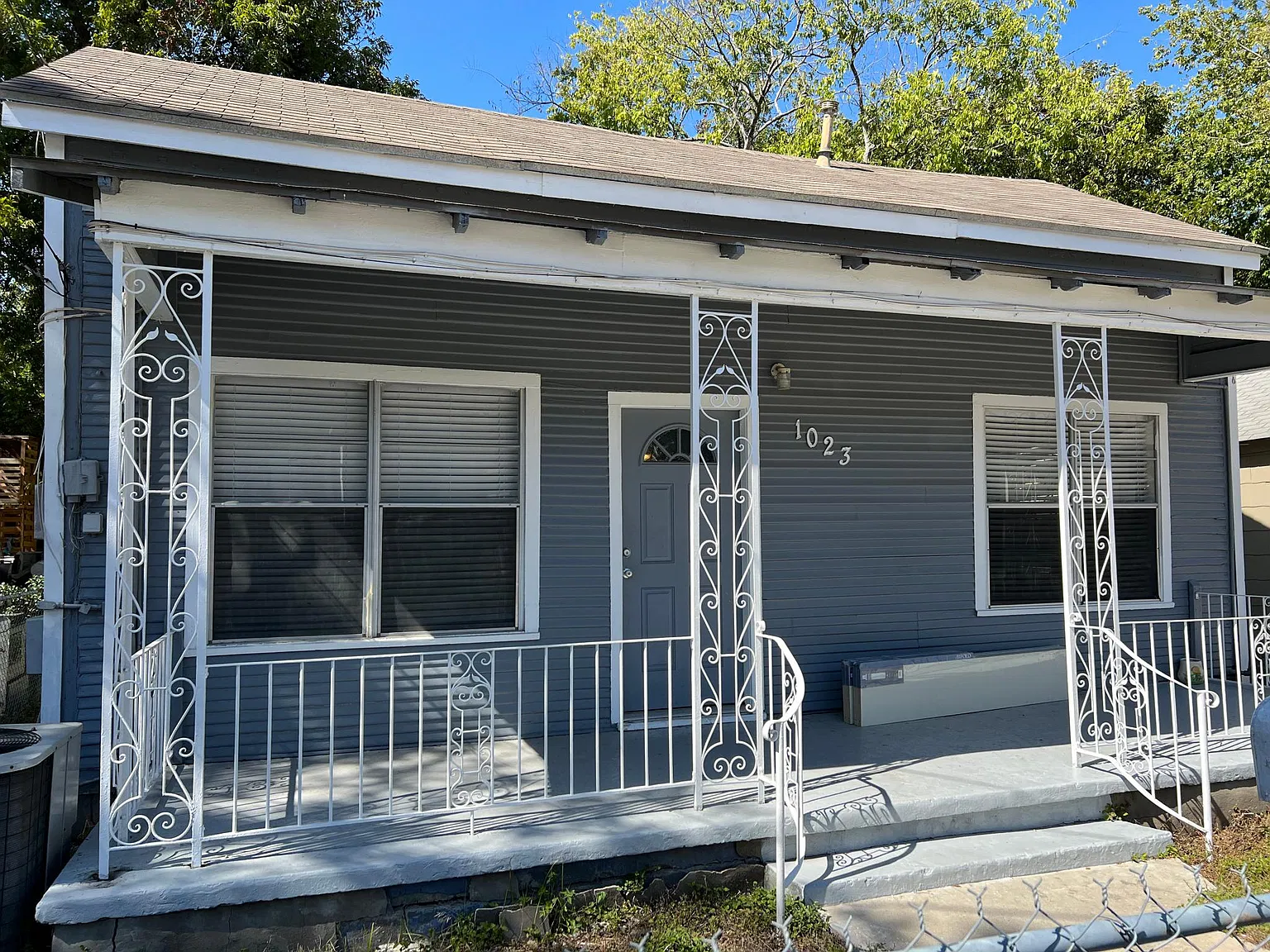 3 bed, 1024 sqft, $1,325 — Photo 1