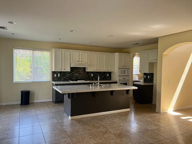 44820 Cosentino Ct — Photo 7