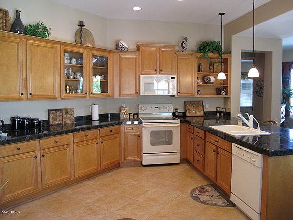 3rd image of 12377 W RUNNING DEER Court