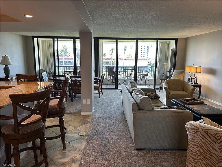 2305 Gulf Shore Blvd N #313 — Photo 5