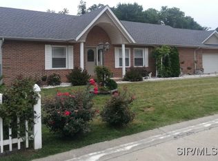 26 Dogwood Ter, Maryville, IL