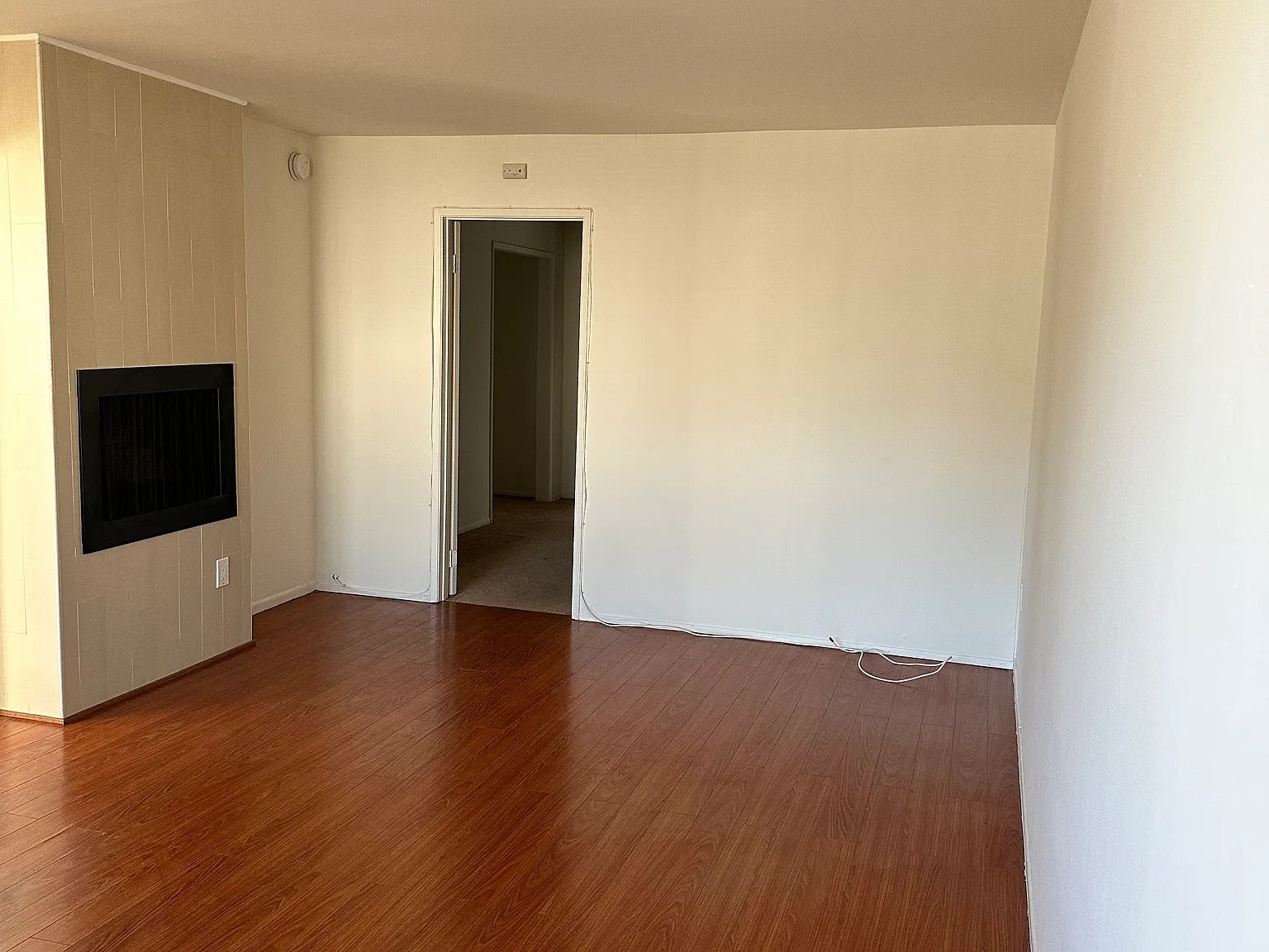 1 bed, 650 sqft, $1,900 — Photo 2