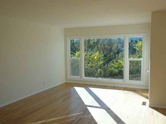 3rd image of 2746 Loftyview Dr