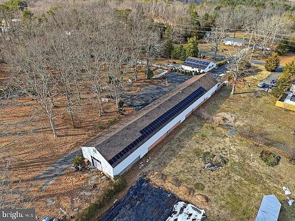 3rd image of 2384 Winslow Rd