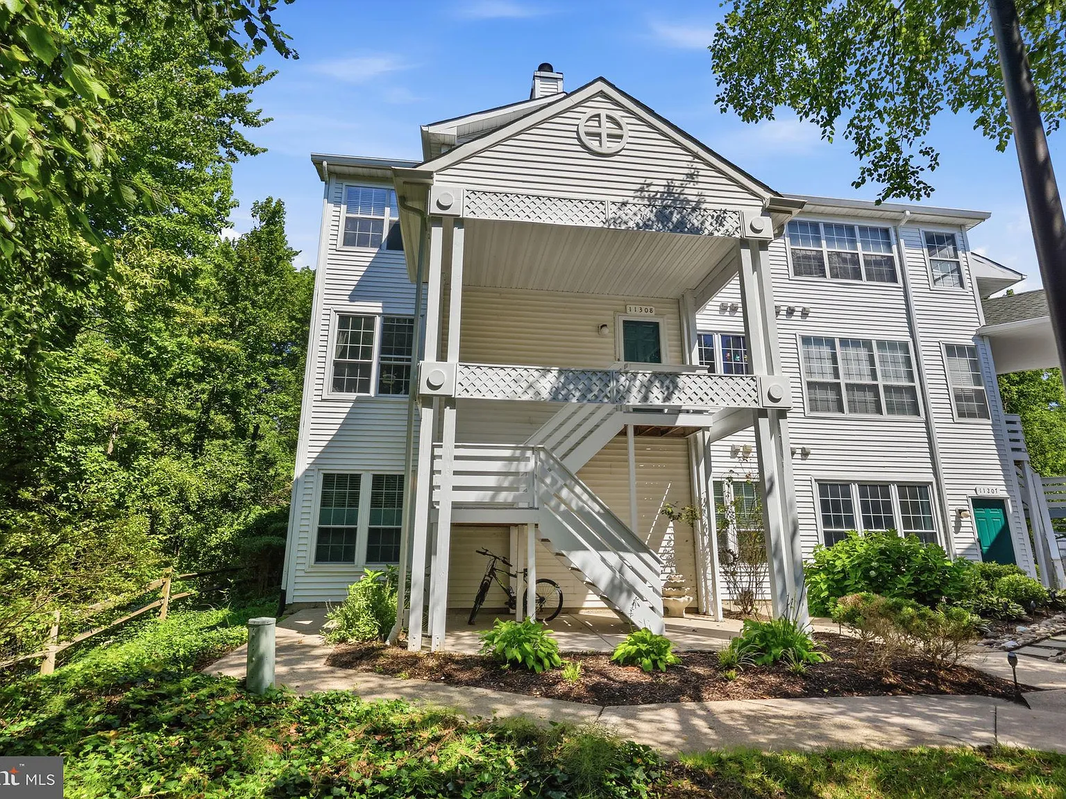 2 bed, 2.0 bath, $2,650 — Photo 3