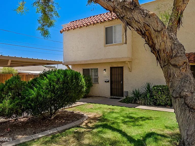 1237 E Lawrence Ln — Photo 18