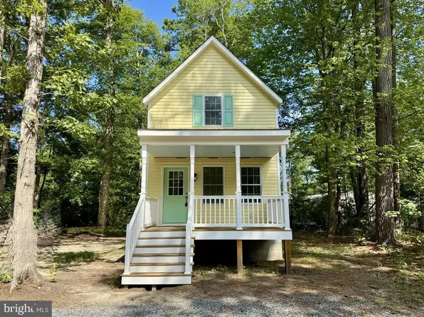 39 Neale Dr, Reedville, VA 22539