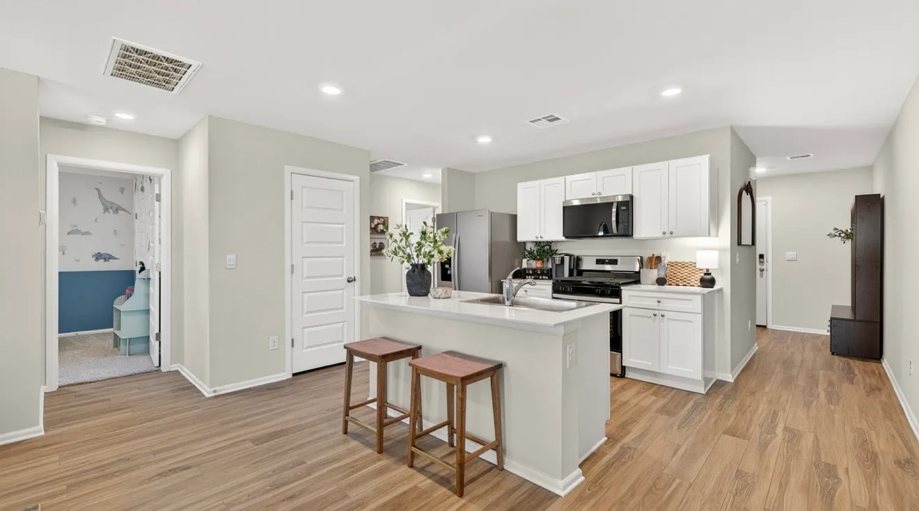 4 bed, 1573 sqft, $1,800 — Photo 3