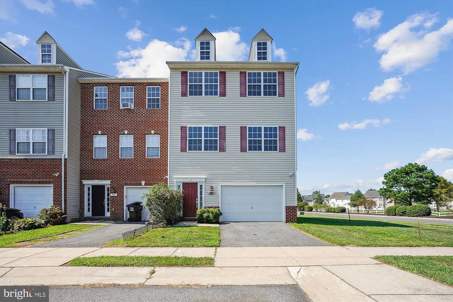 909 Wood Duck Dr photo 1