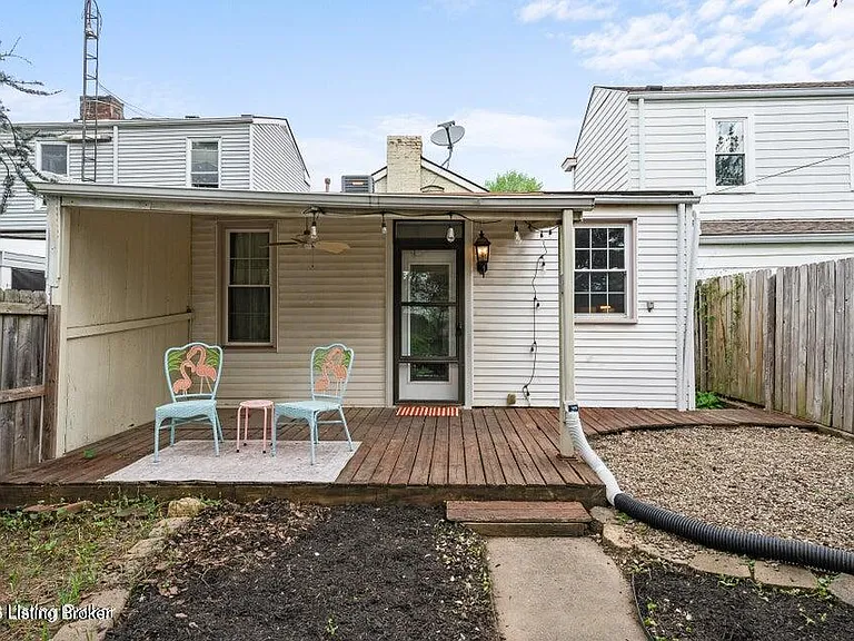 722 Camp St — Photo 3
