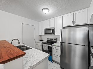 8526 S Maplebrook Cir, Brooklyn Park, MN 55445