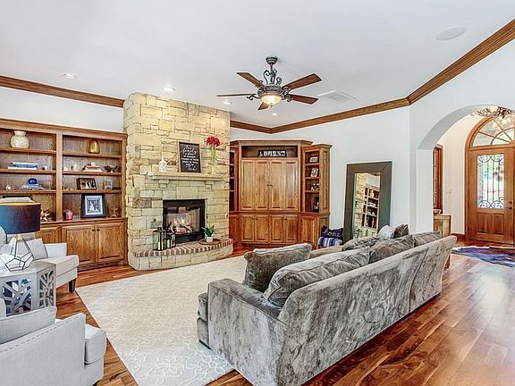 5th image of 4716 Rose Rock Dr