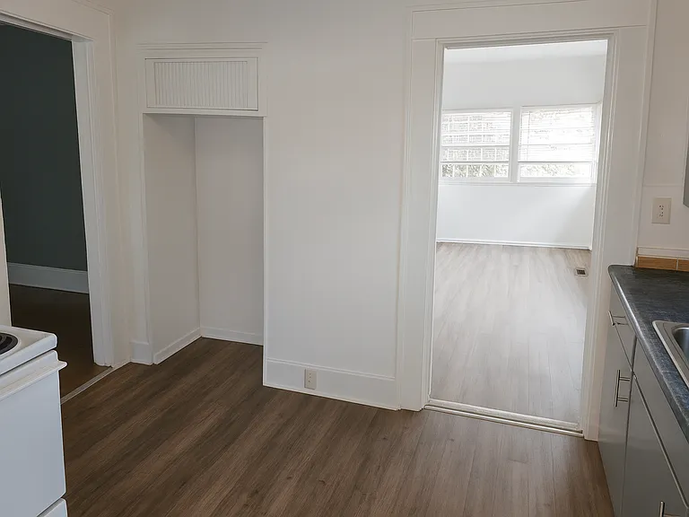 952 Curry Pl — Photo 14