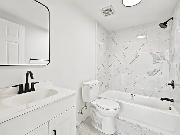 744 2nd St — Photo 3