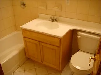 Rented by Robyn Lee, LREB