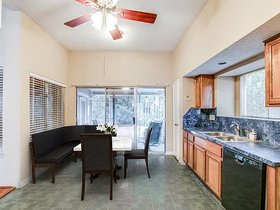 3rd image of 3127 Hollow Creek Dr