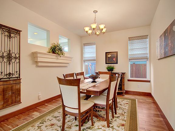 www.LamoureuxRealEstate.com